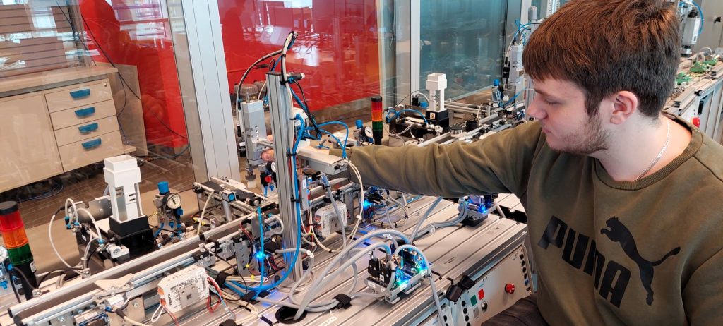 Keuzedeel Functioneel Modulair Ontwerpen: studenten en werkveld samen richting Industrie 4.0 