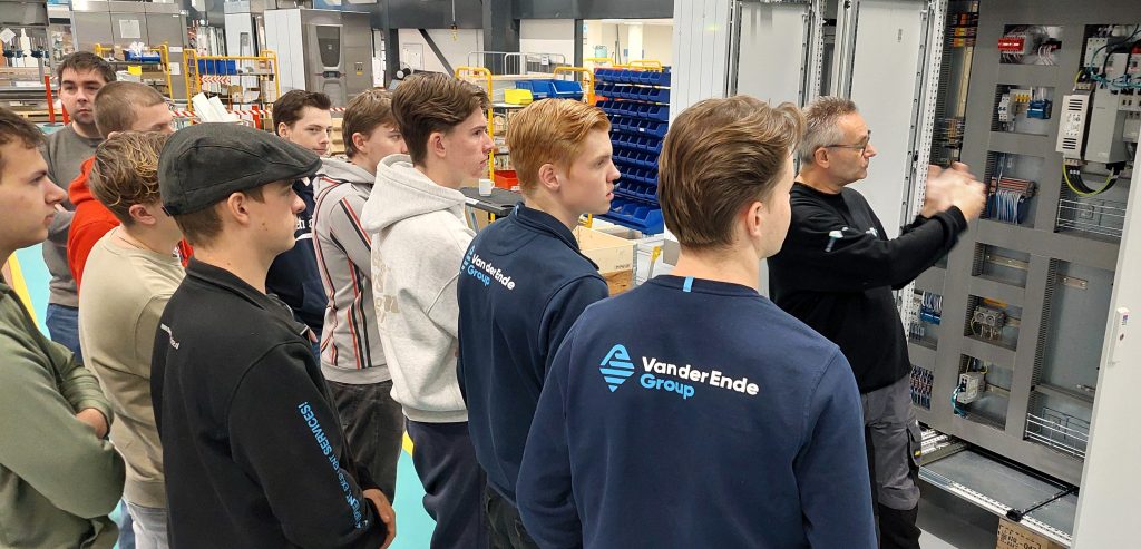 Studenten Smart Technology op bezoek bij Royal Houdijk en Heineken 